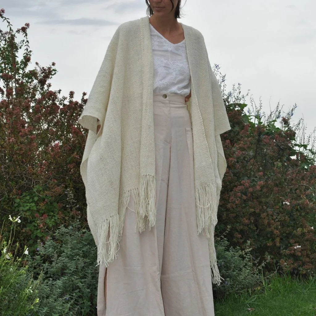 Ruana Irupé – Natural (Crudo)